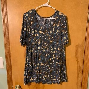 EUC LuLaRoe Perfect T